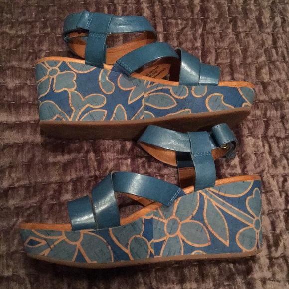 Naya Shoes - HOST PICK!!!  💙💙💙 EUC Naya Nalani Shoes SZ 7.5